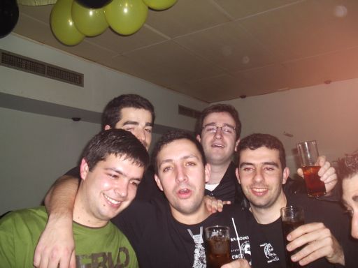David duerme, donde mira Adri y Iv�n...