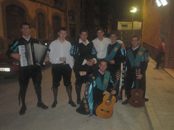 la tropa.jpg (31448 bytes)