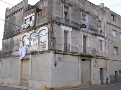 Ulldecona façanes portals i balcons carrer migdia