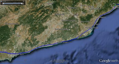 Imagen que contiene tren, agua, montar a caballo, r�o

Descripci�n generada autom�ticamente