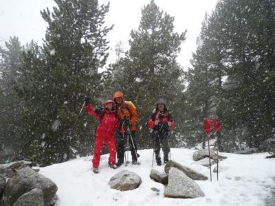 Baixada del diumenge sota l'intensa nevada