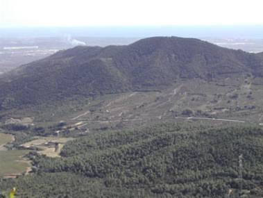 Serra del Puig d'en Cama i vall de la Selva des de la Mussara
