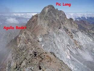 Agulla Badet i pic Long des del cim del pic Badet