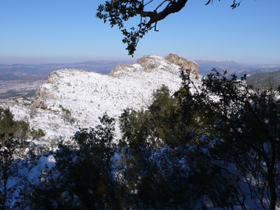 Punta nord del Montalt (754m) des del cim sud