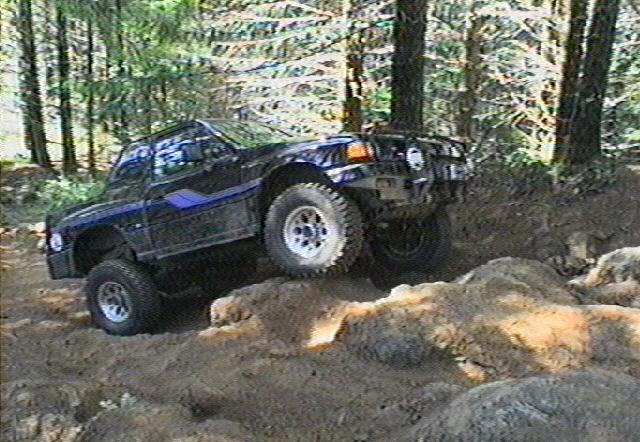 isuzu.jpg (71056 bytes)