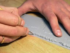 Rayar con una punta bien afilada