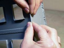 Presionar a lo largo de la pieza