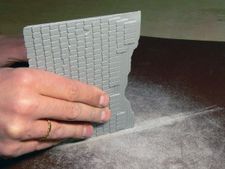 Pegar marcos de puertas y ventanas