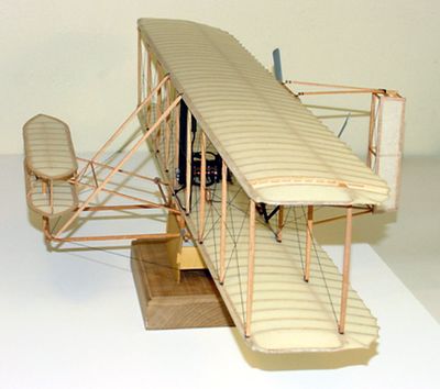 Maqueta del Wright Flyer en madera