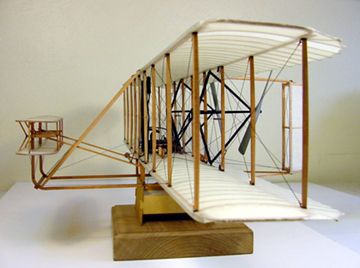 Maqueta del Wright Flyer en madera