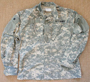 Chaqueta de campa�a con camuflaje �pixelado�