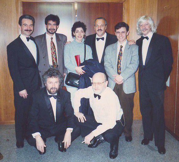 Rodrigo,  LL y unos amigos